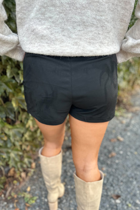 Into Town Suede Skort- Black