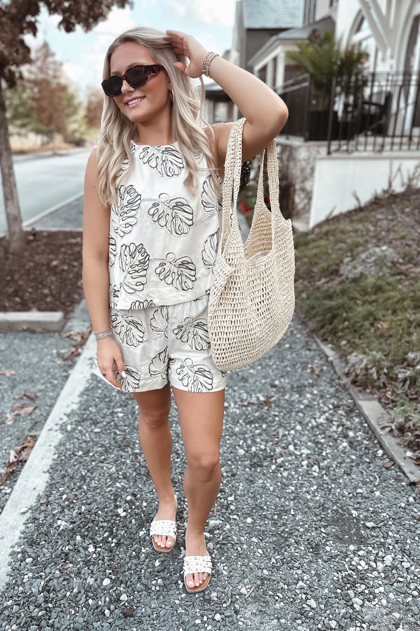 Jane Leaf Embroidered Set