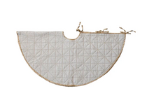 Load image into Gallery viewer, Jenna Quilted Ivory Tree Skirt
