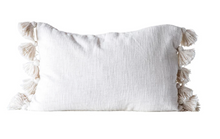 Load image into Gallery viewer, Tassel Lumbar Pillow- Cream
