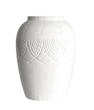 Load image into Gallery viewer, Kano White Vase
