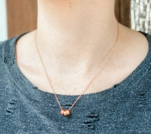 Load image into Gallery viewer, Rose Gold Circle Necklace
