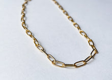 Load image into Gallery viewer, Dainty Paper Clip Necklace
